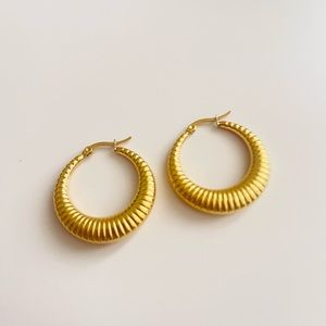 14k gold filled hoop croissant texture women earring